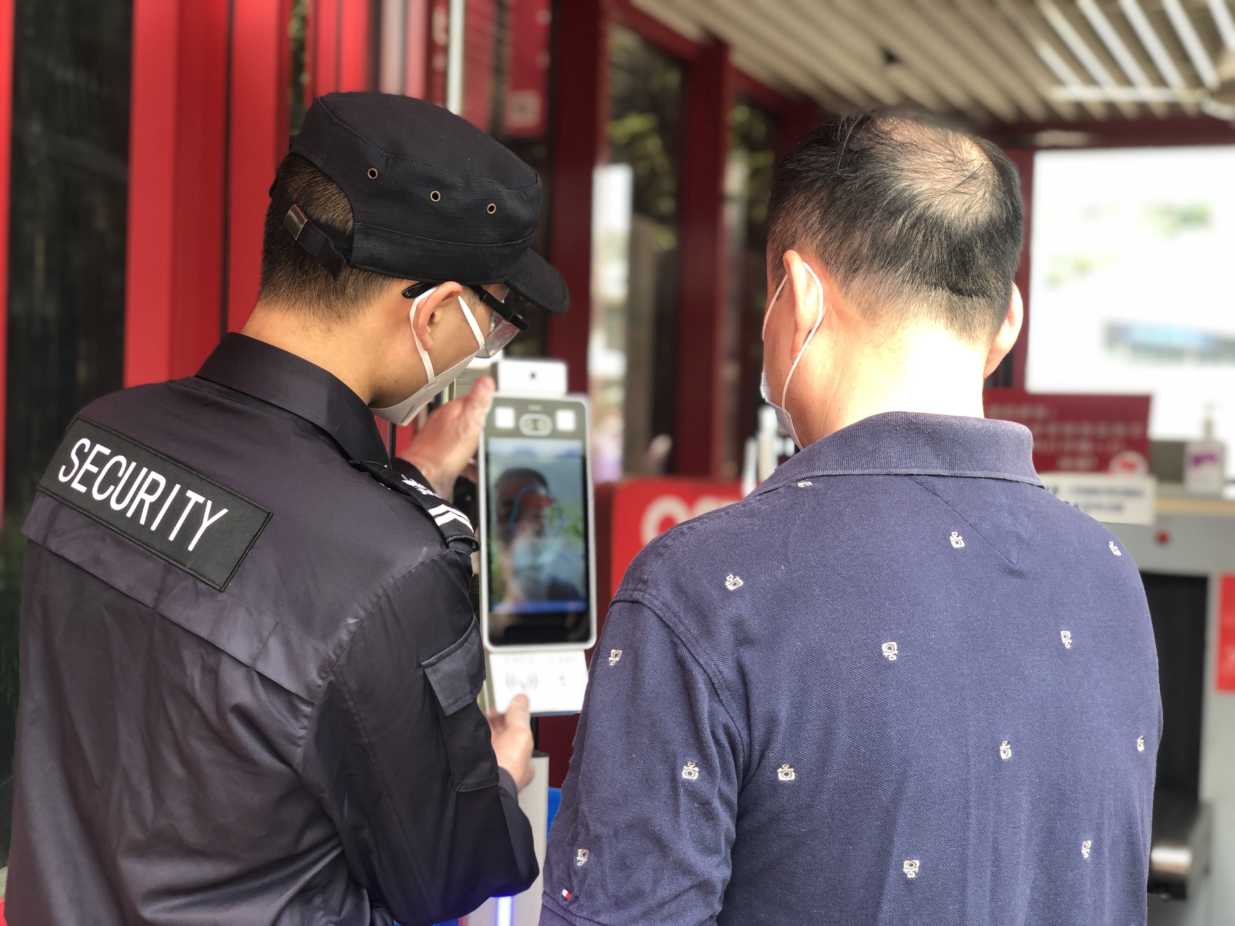 上海东方明珠塔259米透明观光廊_东方明珠游玩时间_东方明珠塔亲子游