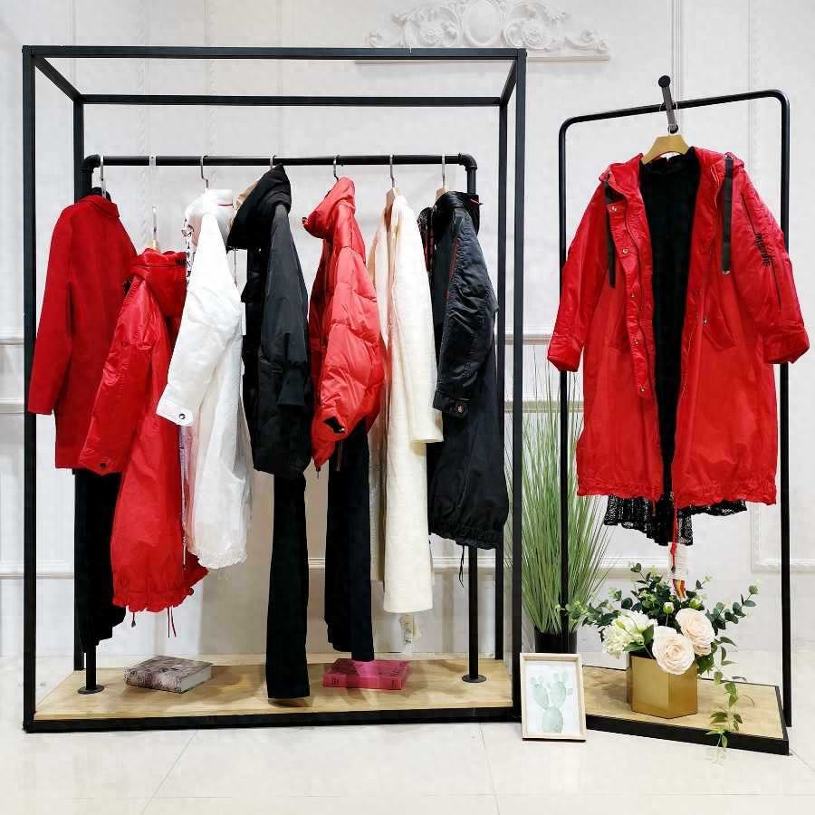 服装店经营：一手货源关联业绩，新手拿货要点及季节攻略？