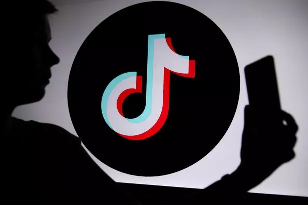 逆势而行的艺人策略_跳出爆款范式_原创视频赚钱