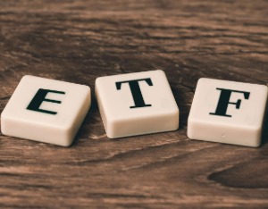 070003 3月3日股市行情及全国消费促进月相关消息汇总